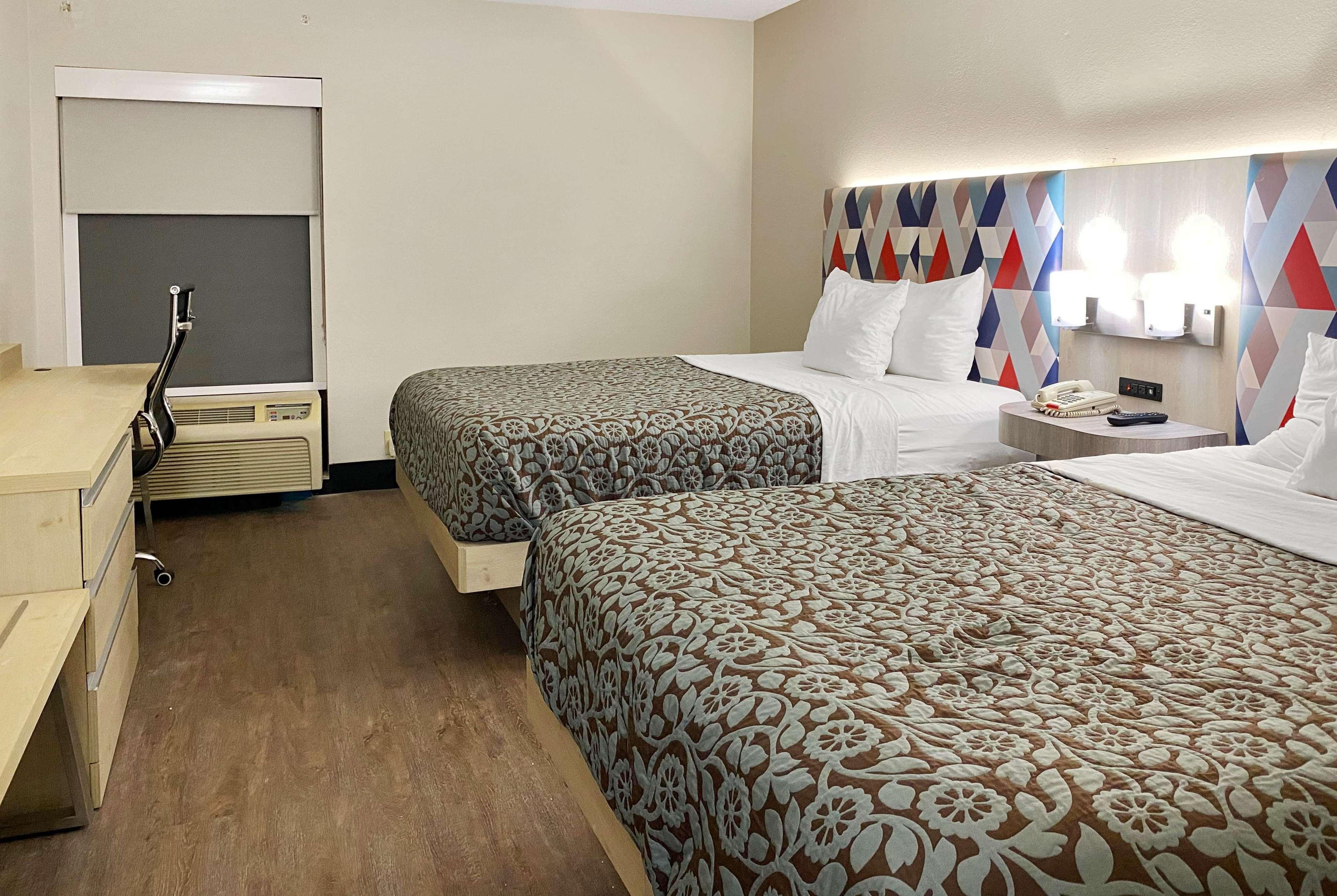 Days Inn & Suites By Wyndham Peachtree Corners Norcross Eksteriør bilde
