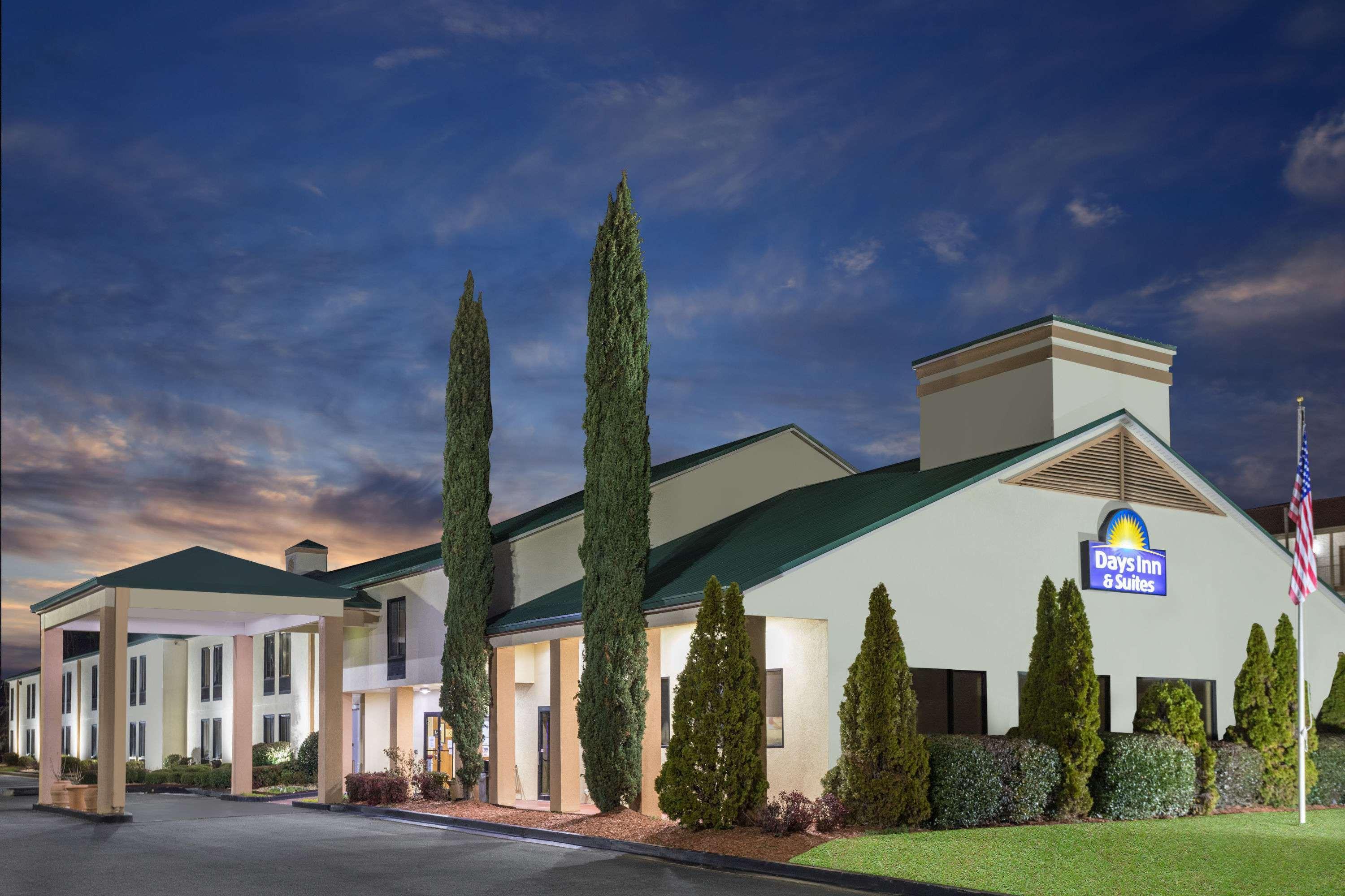 Days Inn & Suites By Wyndham Peachtree Corners Norcross Eksteriør bilde