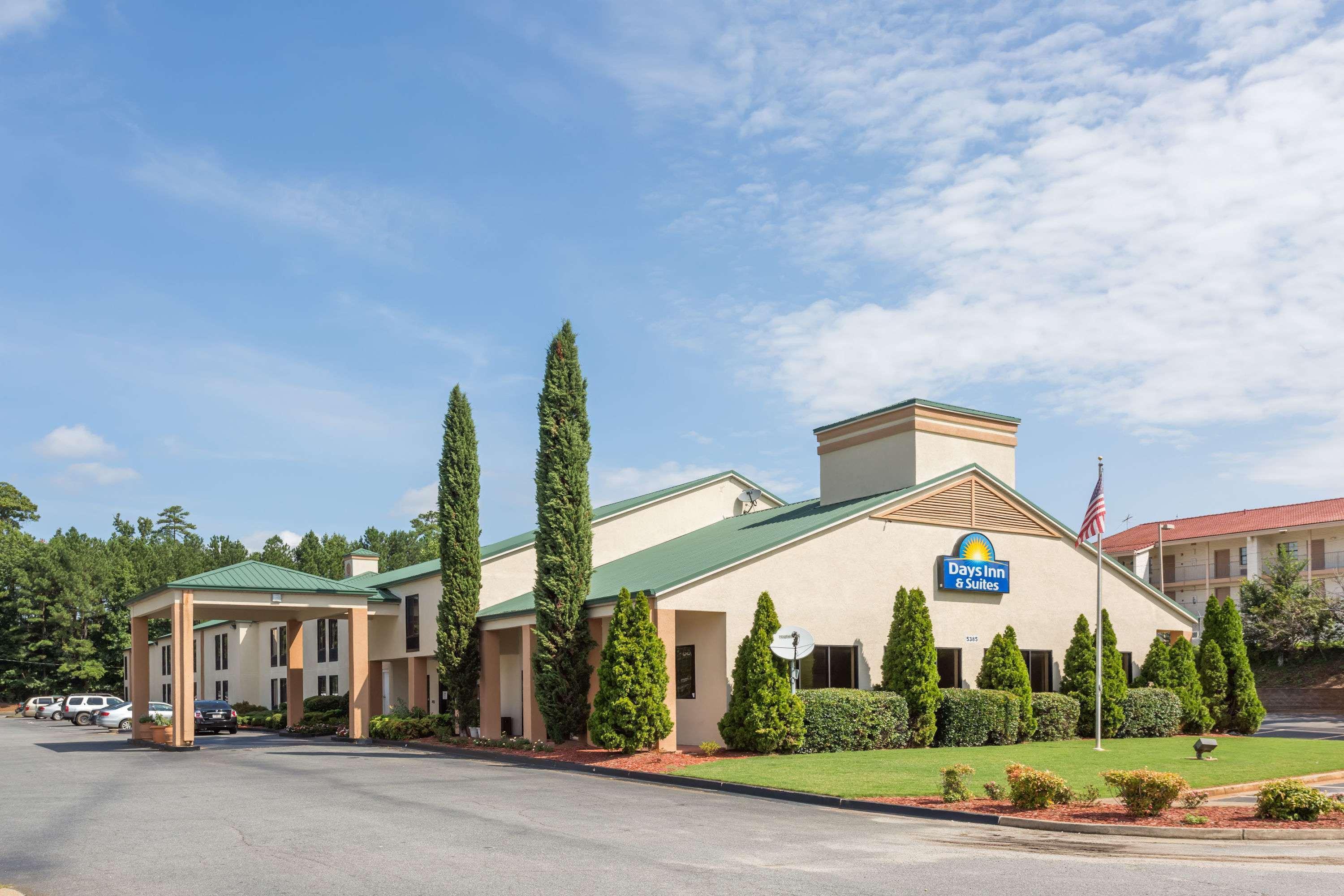 Days Inn & Suites By Wyndham Peachtree Corners Norcross Eksteriør bilde