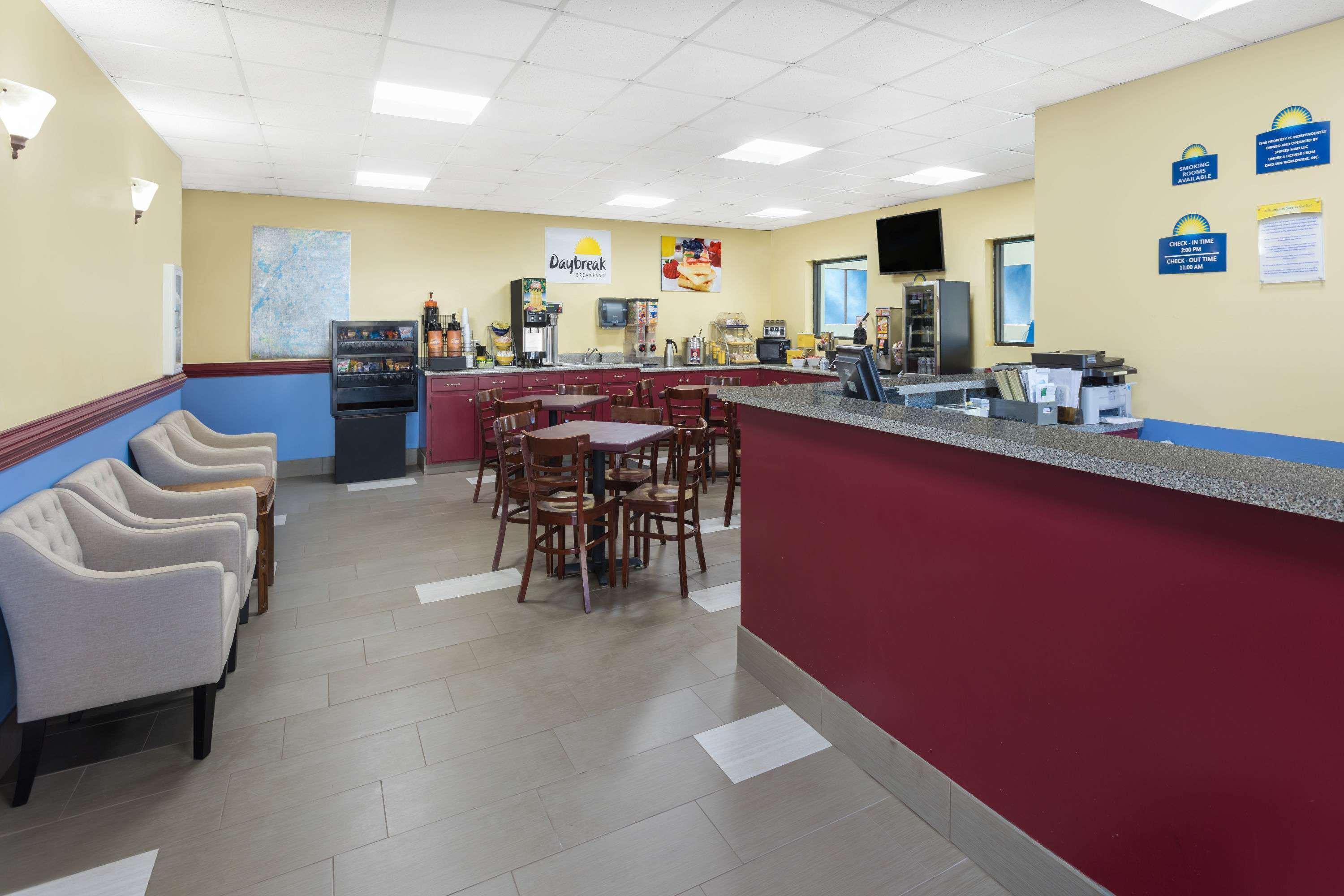 Days Inn & Suites By Wyndham Peachtree Corners Norcross Eksteriør bilde