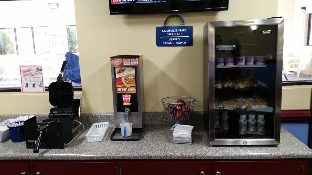 Days Inn & Suites By Wyndham Peachtree Corners Norcross Eksteriør bilde