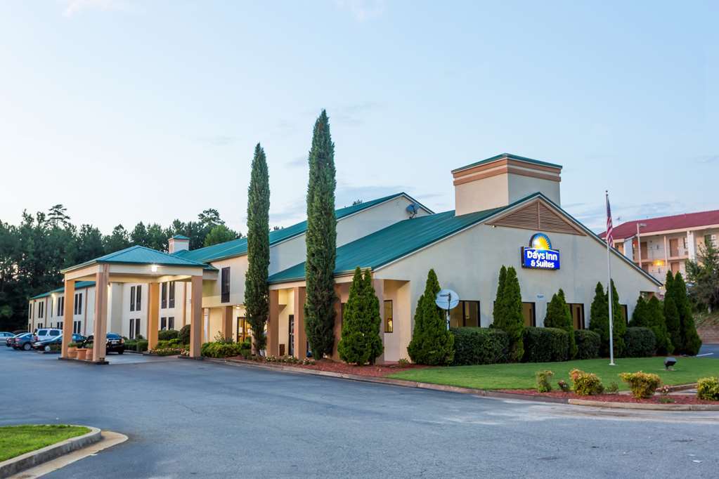 Days Inn & Suites By Wyndham Peachtree Corners Norcross Eksteriør bilde