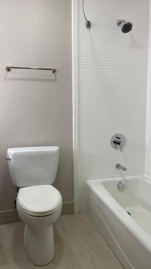 Days Inn & Suites By Wyndham Peachtree Corners Norcross Eksteriør bilde